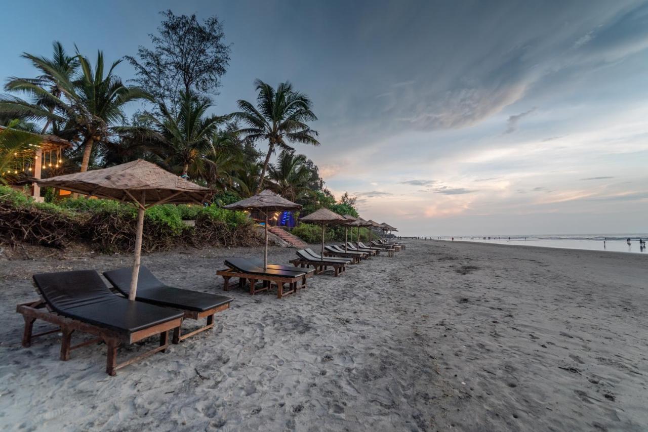 Amadi Beach Front Resort Mandrem Exterior foto