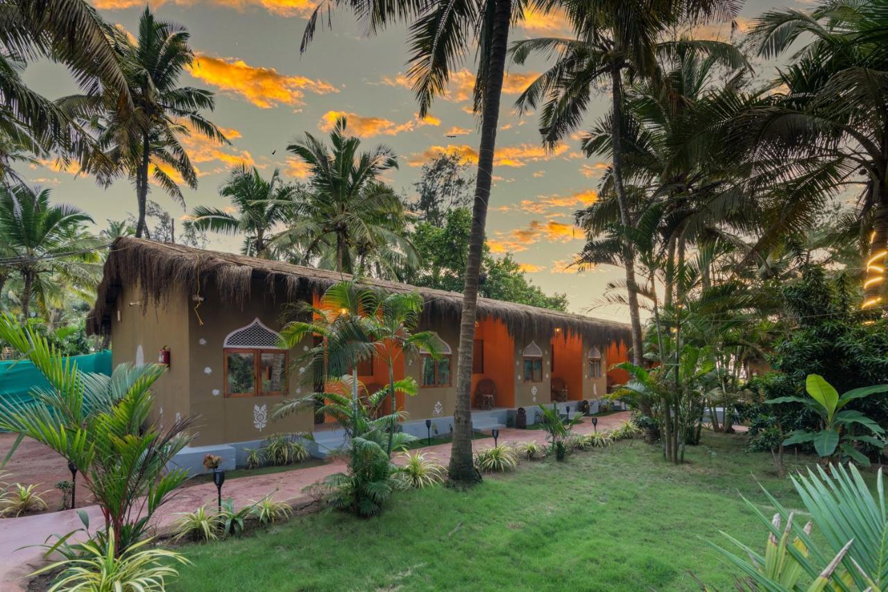 Amadi Beach Front Resort Mandrem Exterior foto