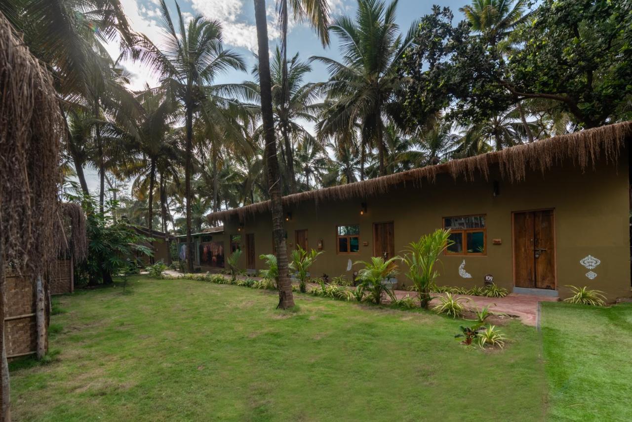 Amadi Beach Front Resort Mandrem Exterior foto