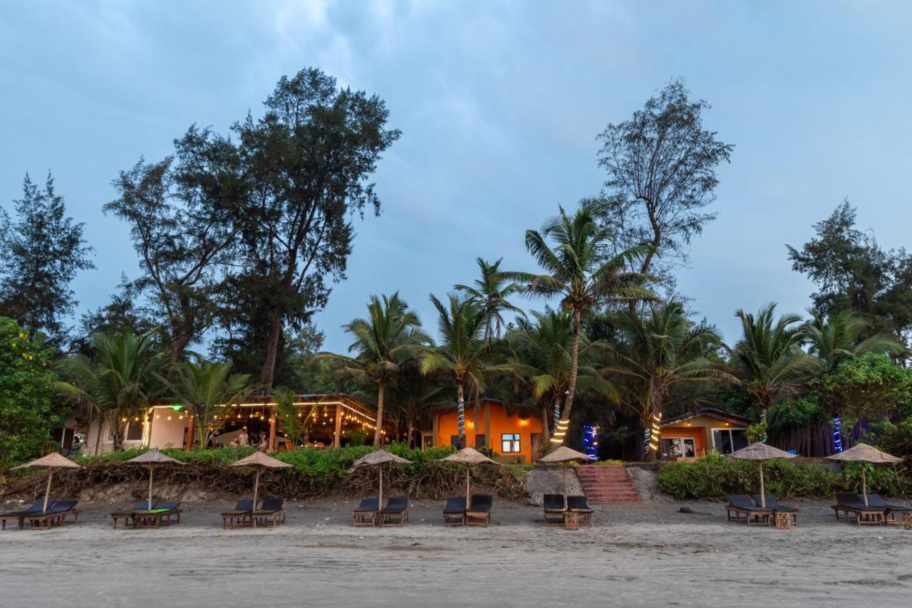 Amadi Beach Front Resort Mandrem Exterior foto