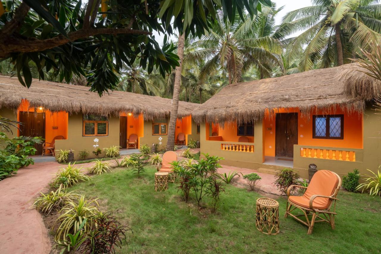 Amadi Beach Front Resort Mandrem Exterior foto