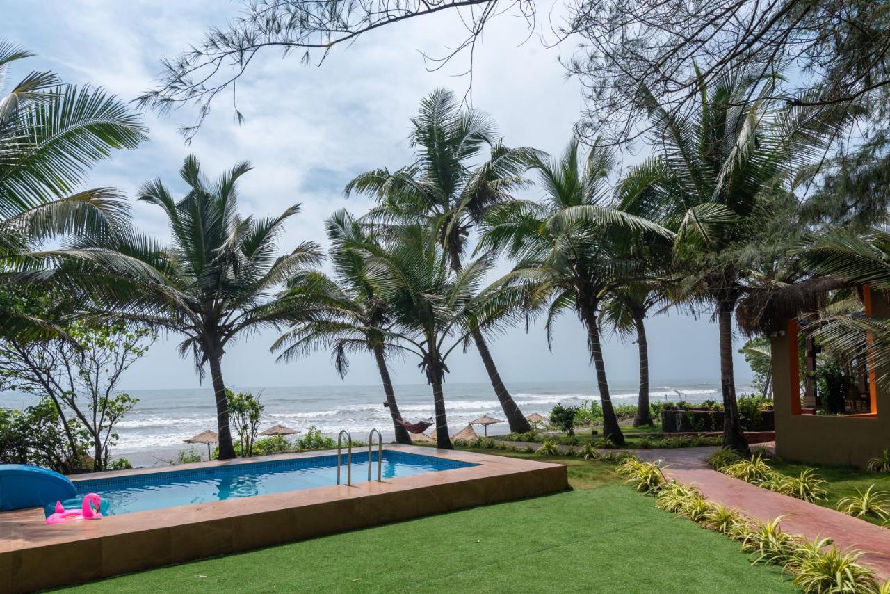 Amadi Beach Front Resort Mandrem Exterior foto