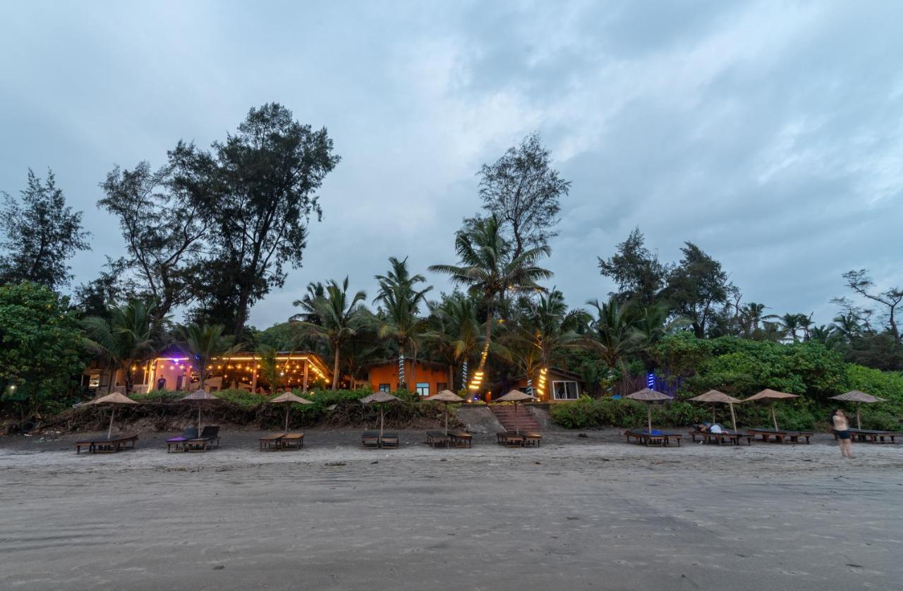 Amadi Beach Front Resort Mandrem Exterior foto