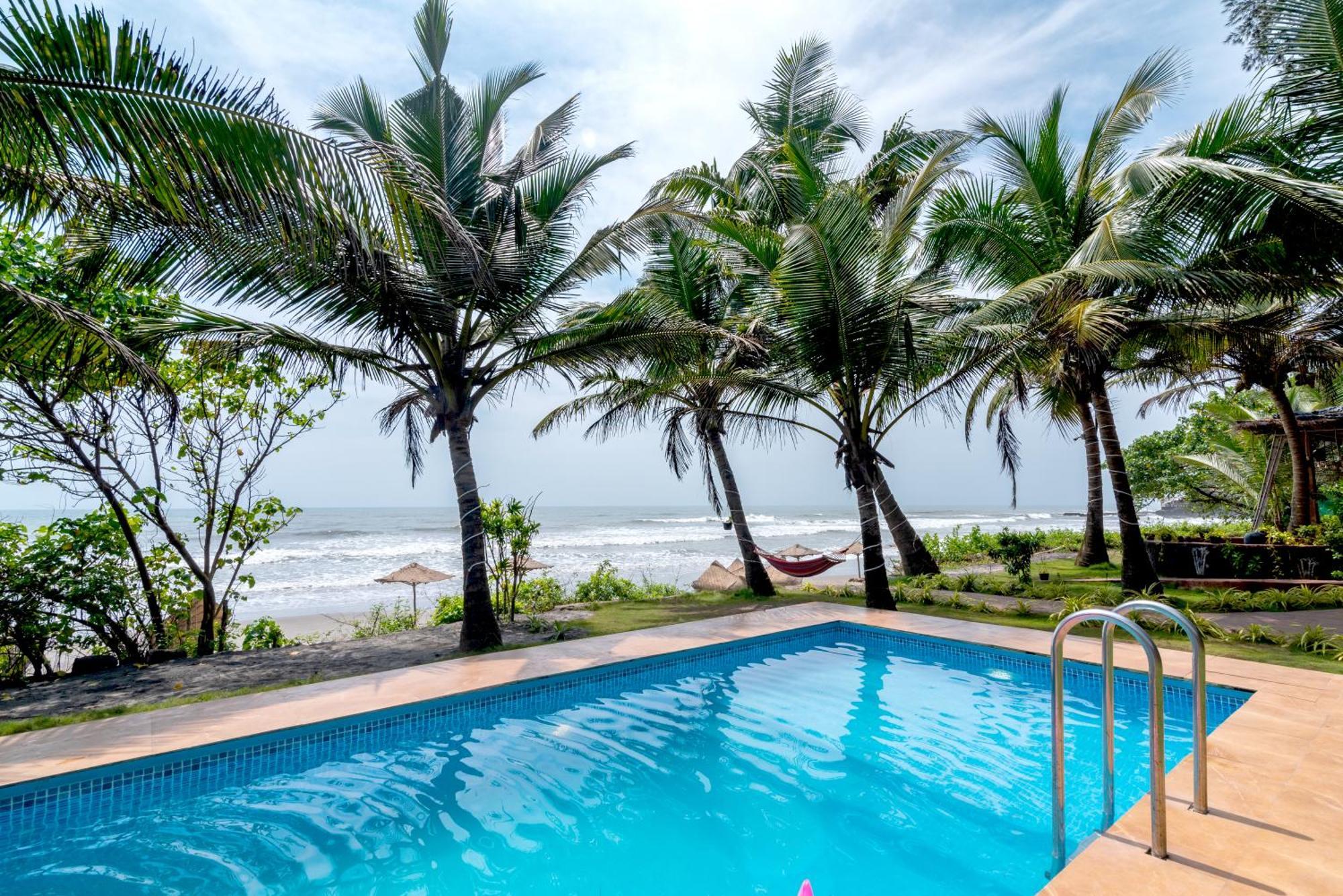 Amadi Beach Front Resort Mandrem Exterior foto