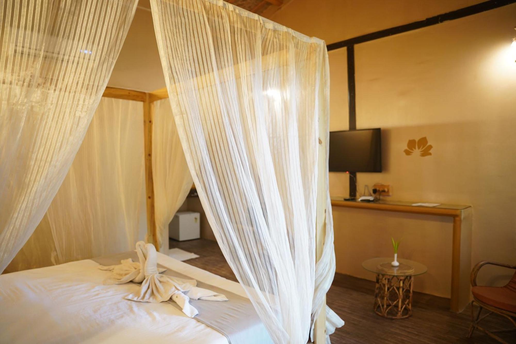 Amadi Beach Front Resort Mandrem Exterior foto
