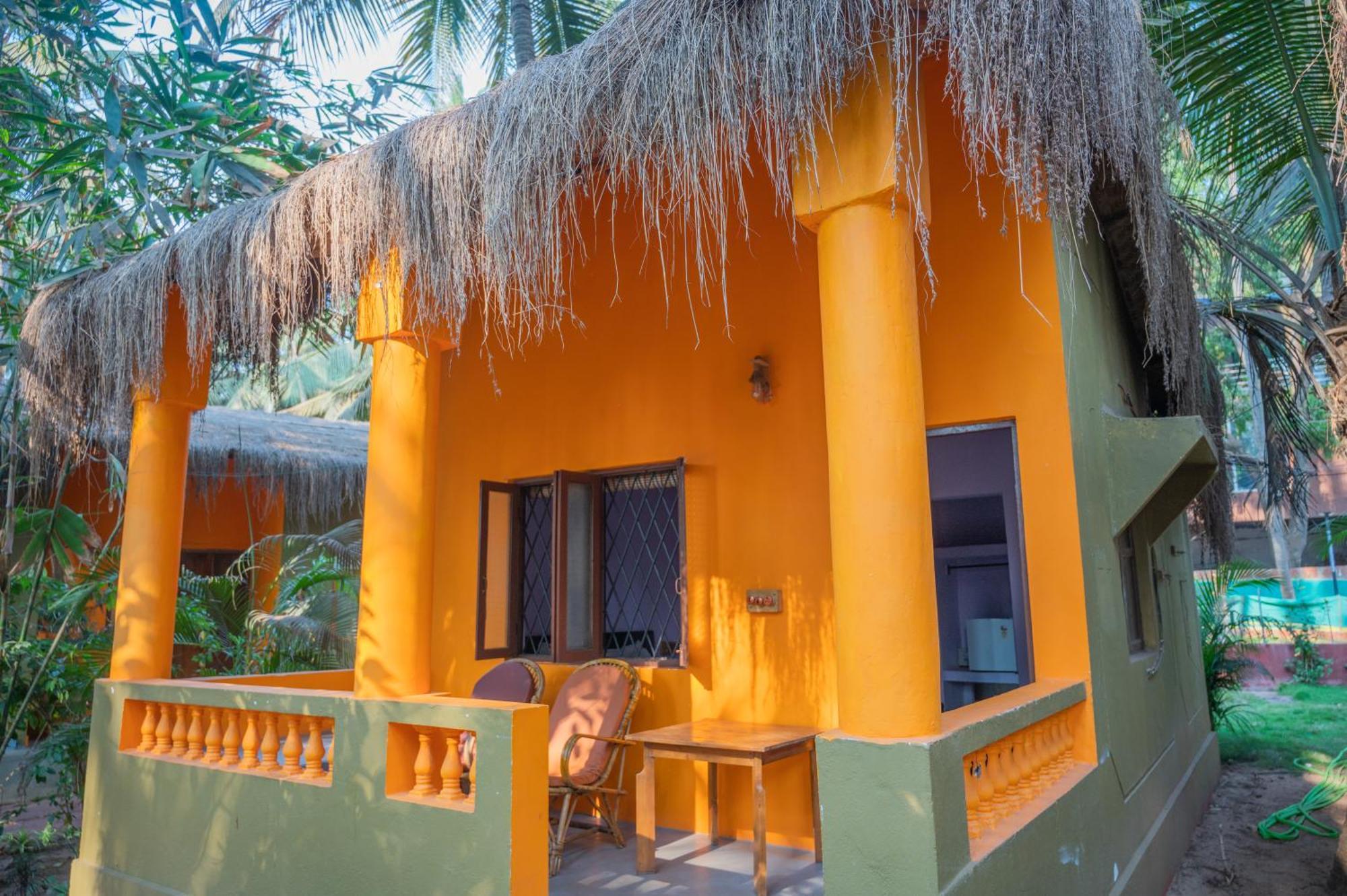 Amadi Beach Front Resort Mandrem Exterior foto