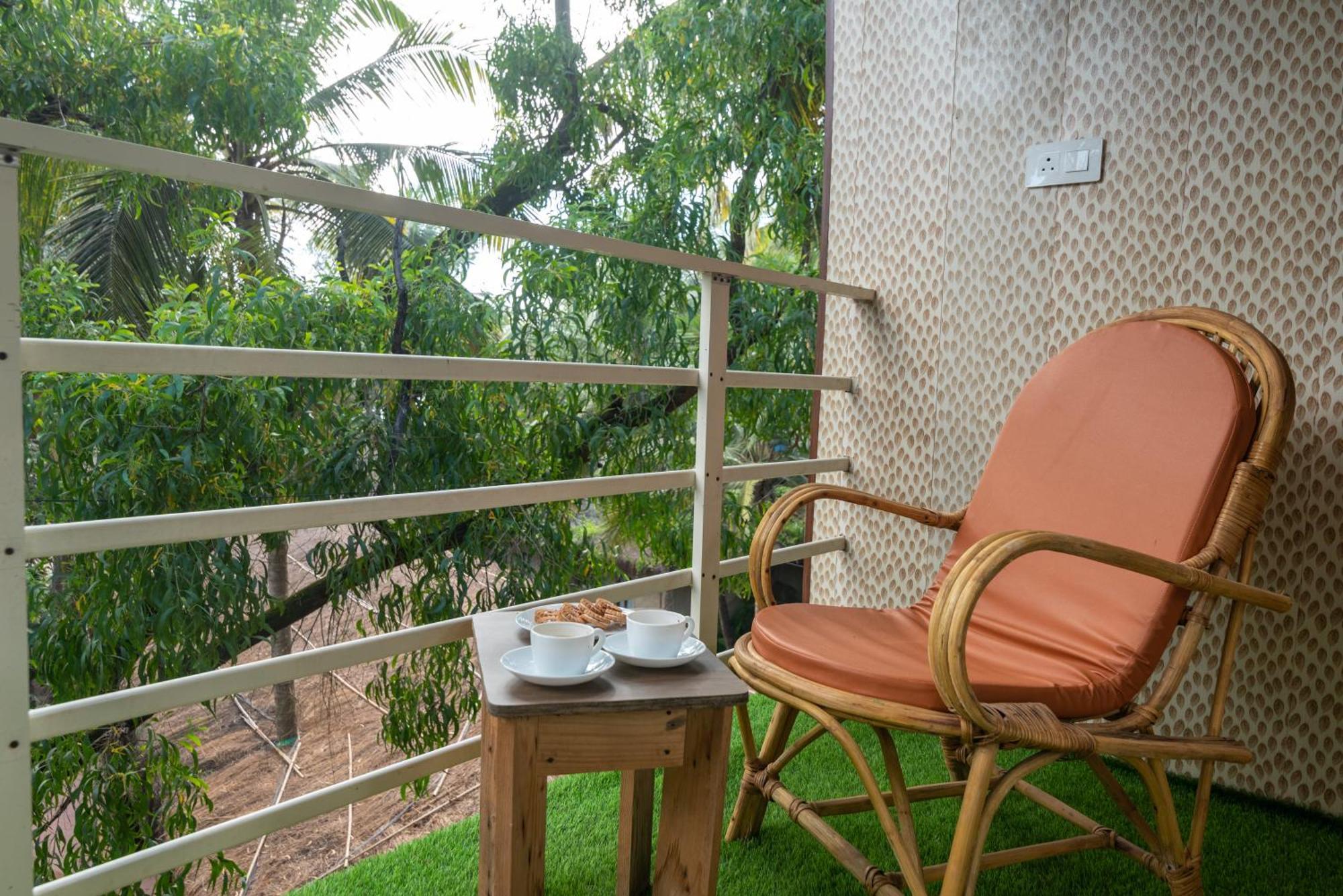 Amadi Beach Front Resort Mandrem Zimmer foto